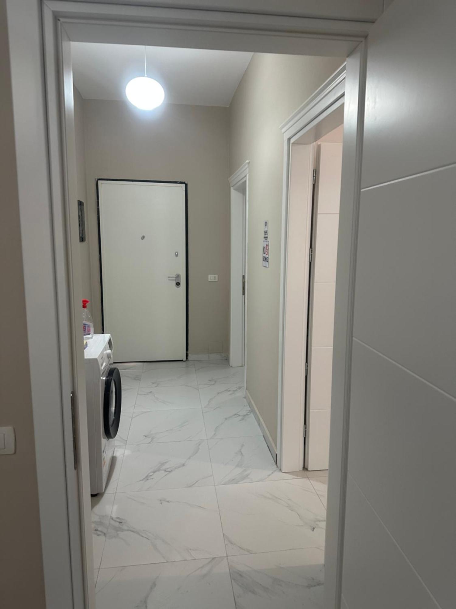 Roy Iii ,new Location * Durrës