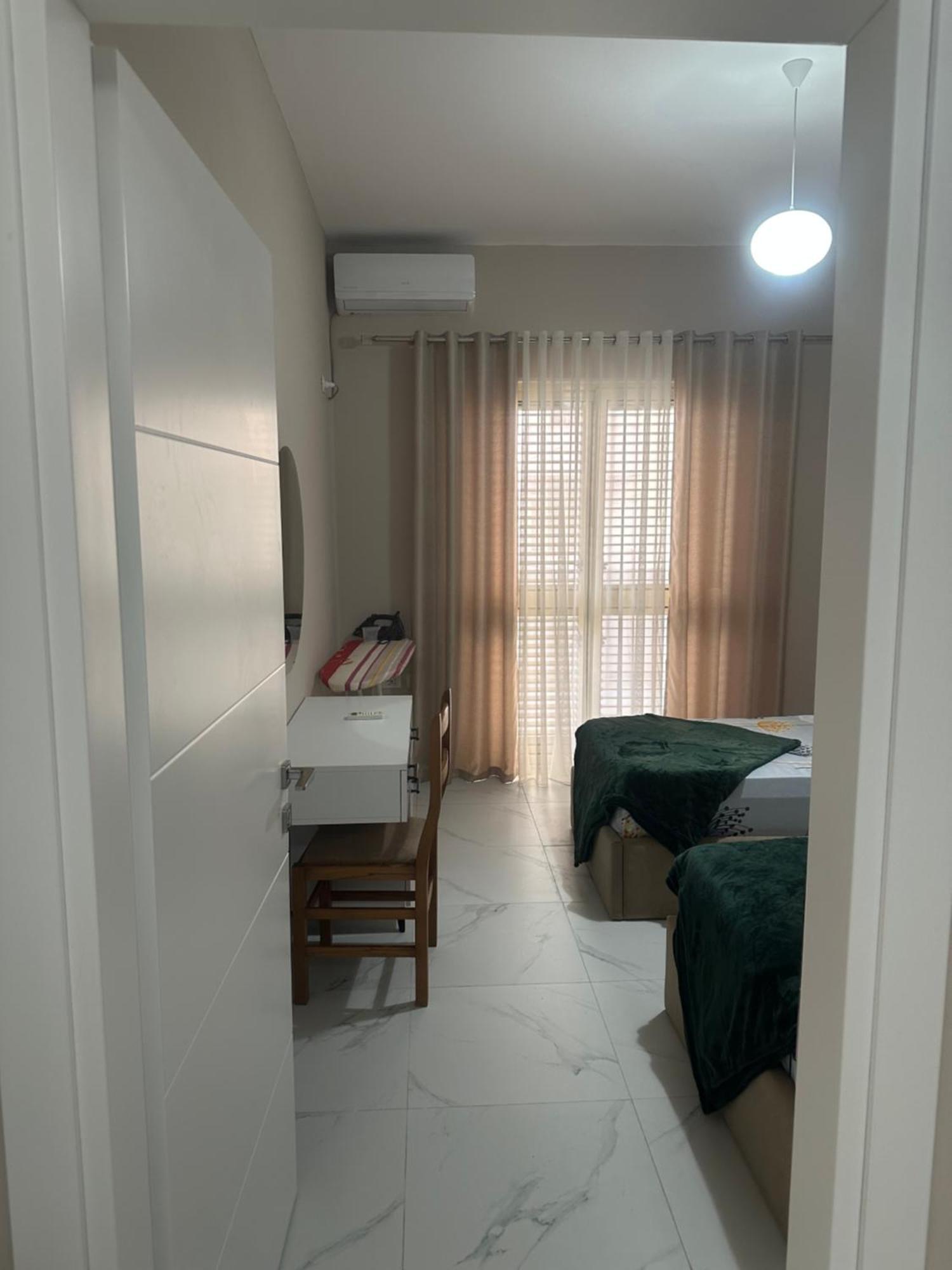 Roy Iii ,new Location Apartment Durrës