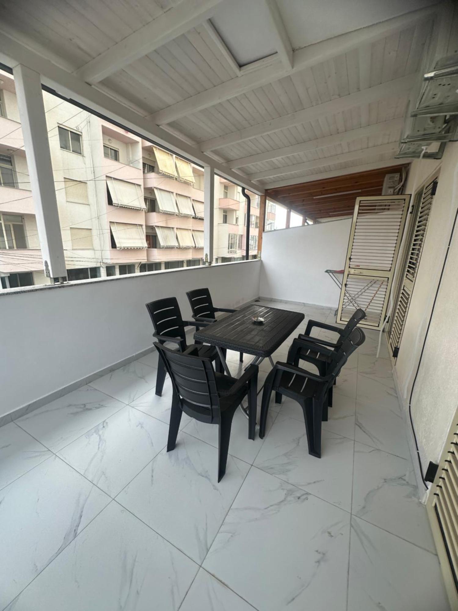 Apartment Roy Iii ,new Location *